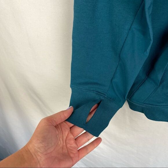 Athletic sweater   - Picture 10 of 11